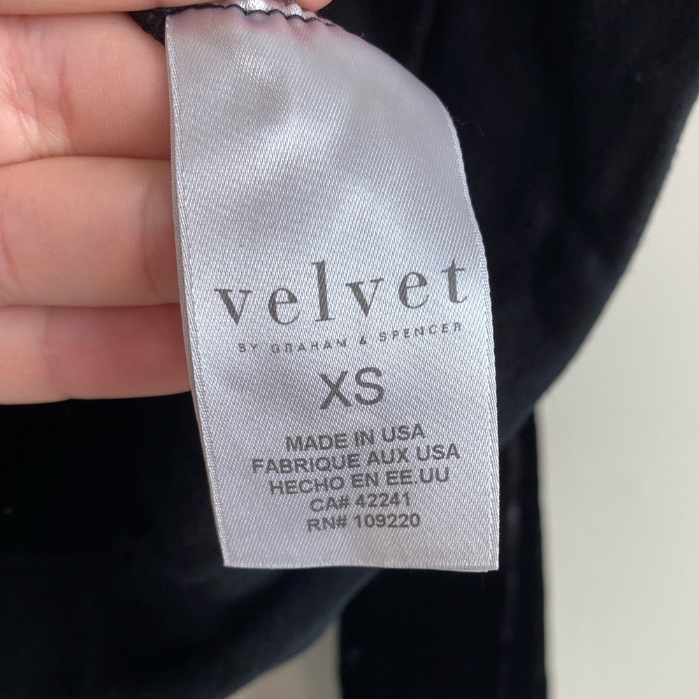 Velvet by Graham & Spencer Long Sleeve Crew Neck - Picture 5 of 6